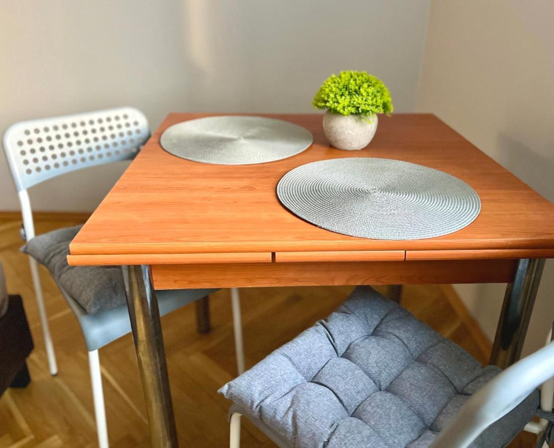 Ferienwohnung K22 Andersa 12 M Ratusz Arsenal Warschau Exterior foto